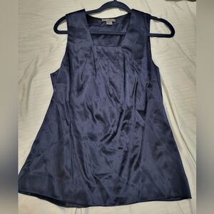 Vince. Navy Blue Square Neckline Silk Sleeveless Blouse EUC Size M Luxury Top